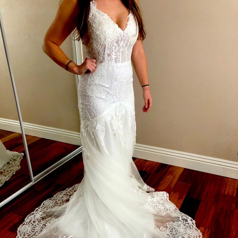 Hebeos Mermaid V-neck Wedding Dress Never Worn, tags still attached